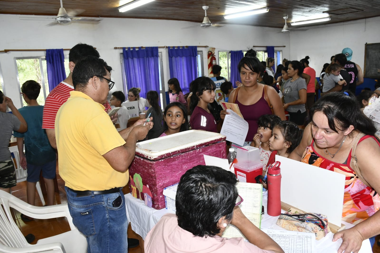 Operativo de salud en el CIC del kilómetro 18 de Eldorado