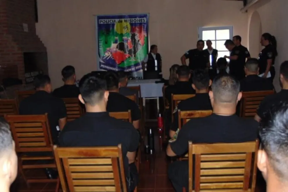 Efectivos policiales de Eldorado se capacitaron en levantamiento de pruebas