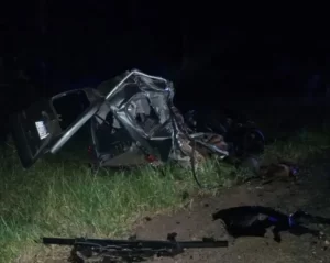 Tres muertos tras el choque de un camión y un utilitario en la Ruta Nacional 14