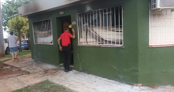 Una comerciante fue apuñalada 22 veces y le incendiaron la casa