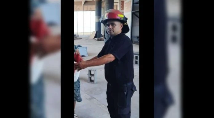 Un bombero murió apagando un incendio tras salvar a su compañera en Misiones
