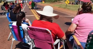 Docentes realizan paro, asamblea y corte de ruta en Eldoradoconvocan a paro provincial total con protesta en Eldorado
