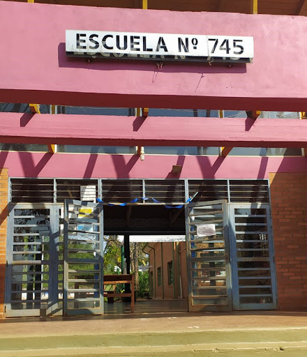 Inicia el ciclo lectivo 2025 en Eldorado con acto oficial en la Escuela Nº 745