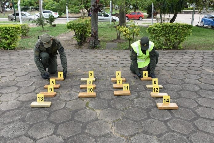 Gendarmería secuestró más de 12 kilos de marihuana