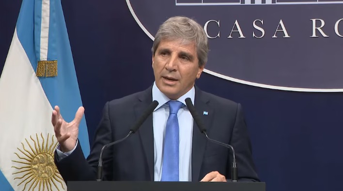 El Gobierno salió a ponerle un techo al dólar oficial