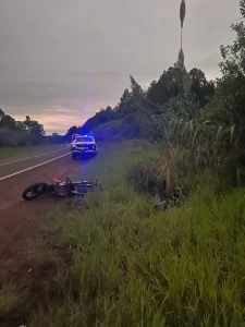 Un joven motociclista resultó herido tras chocar contra un camión en la Ruta 101