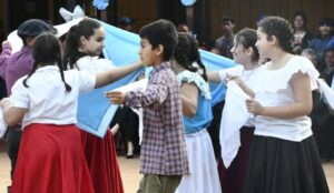 Emotivo acto por el 25 de Mayo en la Escuela N° 280 del kilómetro 14 de Eldorado
