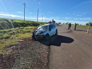 Un automovilista de 26 años chocó contra una grúa y resultó ileso