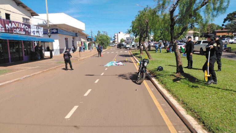 un hombre murió atropellado por un motociclista adolescente