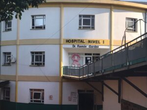 operativo para completar fichas médicas escolares en el Hospital Gardes de Eldorado