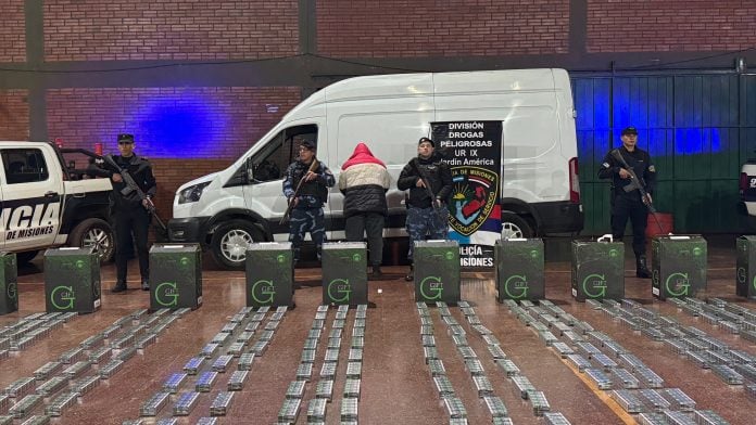 La Policía de Misiones secuestró un millonario cargamento de cigarrillos de contrabando