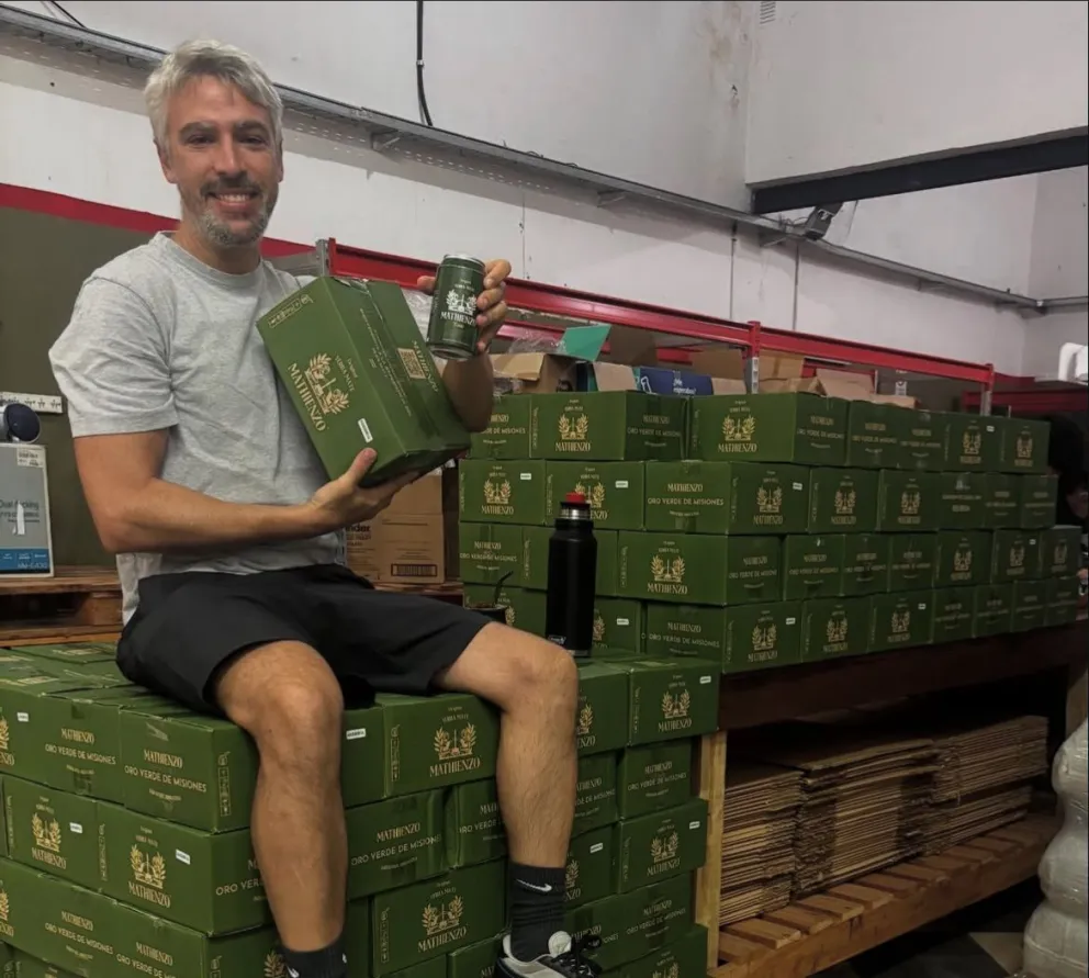Emprendedor revoluciona el mercado con una bebida hecha con yerba mate cultivada en Eldorado