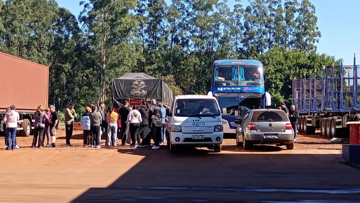 Habló uno de los turistas que quedaron varados en Eldorado