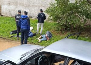 Persecución y detención de cuatro hombres que huían en un auto robado