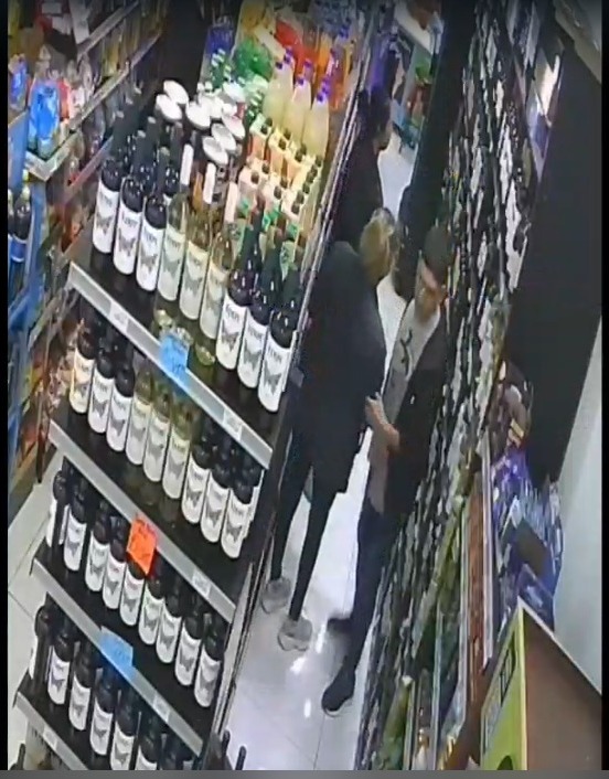 Robaron bebidas de alta gama en un minimarket de Eldorado