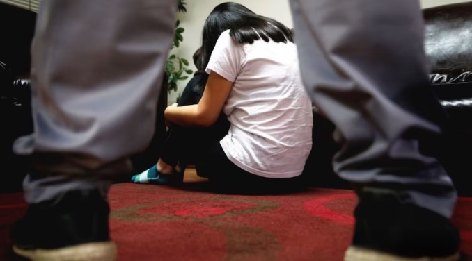 Trata sexual de una adolescente de 14 años