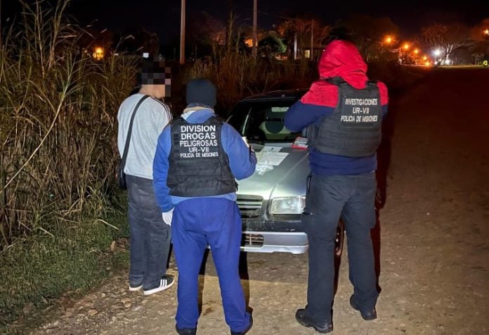 Un joven de 17 años fue demorado con dosis de cocaína por la Policía