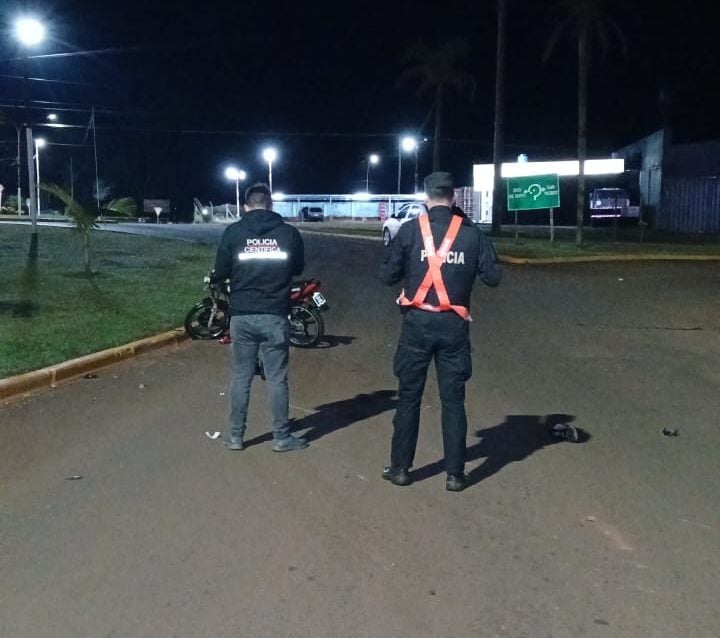 Un motociclista falleció tras despistar e impactar contra un árbol