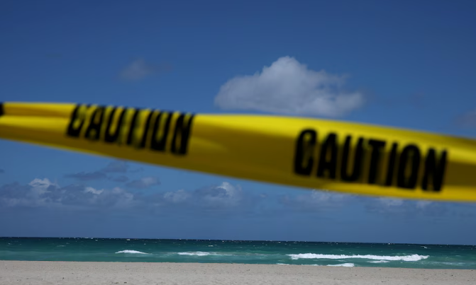 dos niños muertos tras el choque entre un velero y una barcaza