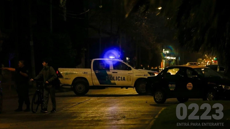 un motociclista murió degollado por un cable