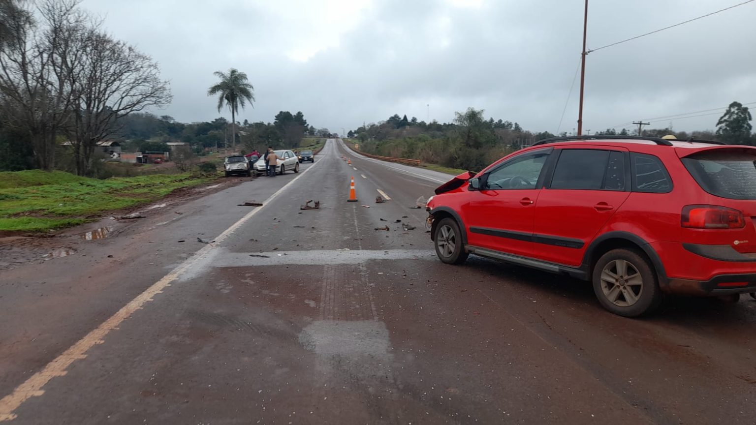 Triple choque de automóviles dejó un hombre hospitalizado