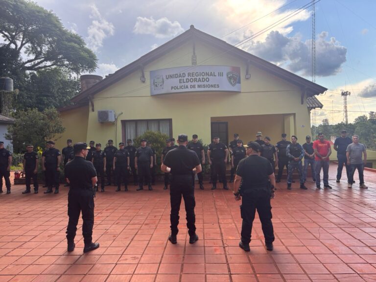 cambio de mando en la Unidad Regional III de Eldorado