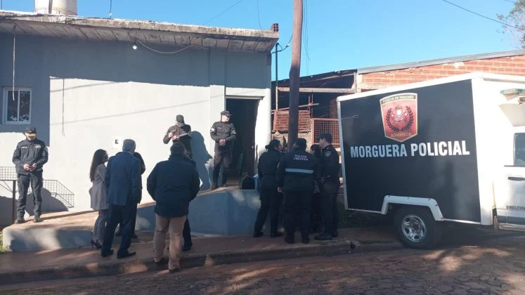 hallan a un hombre muerto y a sus dos hijos asesinados