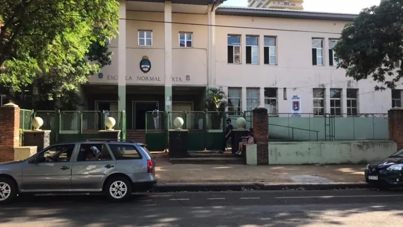 Ataque vandálico con bomba molotov en una escuela de Posadas