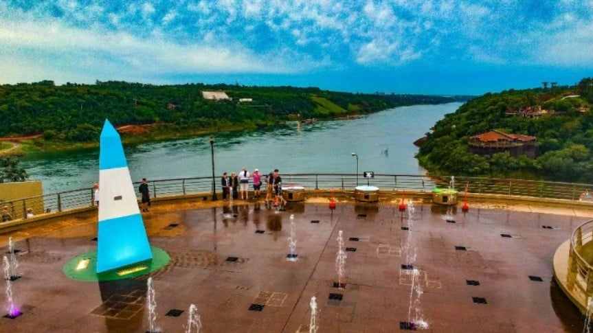 Buscan a un adolescente de 14 años desaparecido en el río Paraná