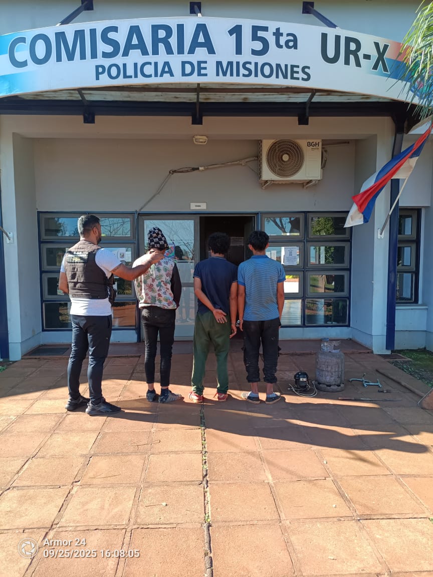 Detienen a 3 hermanos por robar en la casa de un vecino