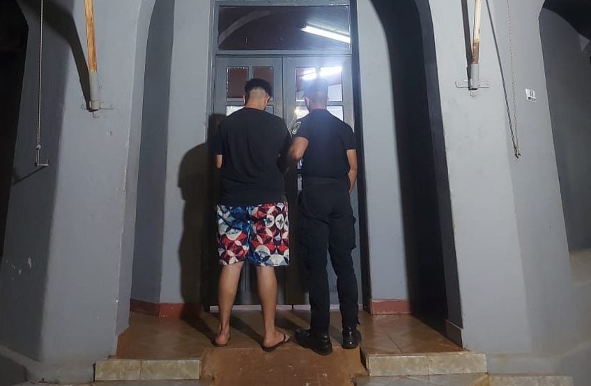 Detienen a un joven por estafar con billetes falsos