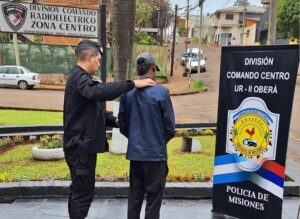 Un joven fue detenido por robar un celular a un jubilado