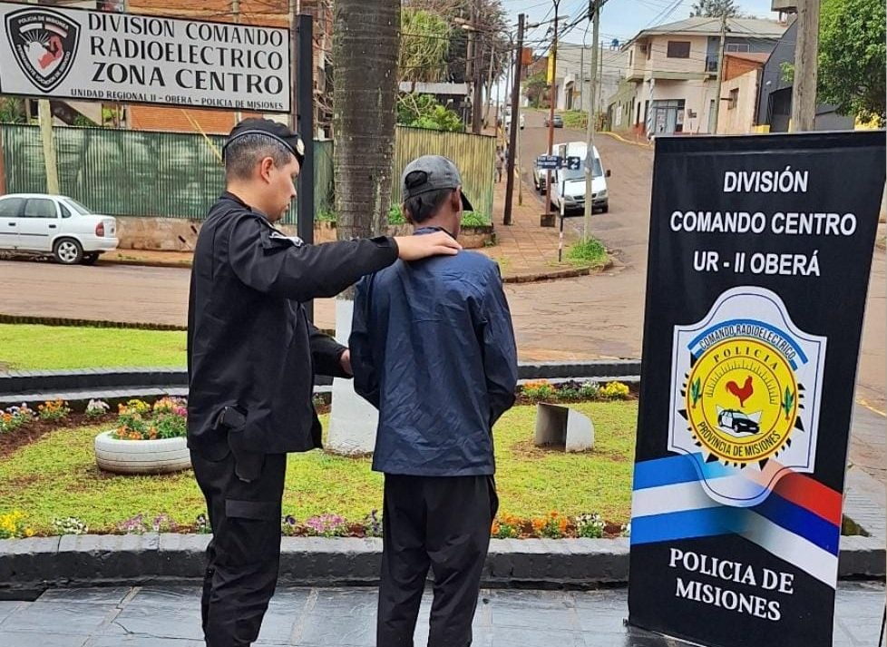 Un joven fue detenido por robar un celular a un jubilado