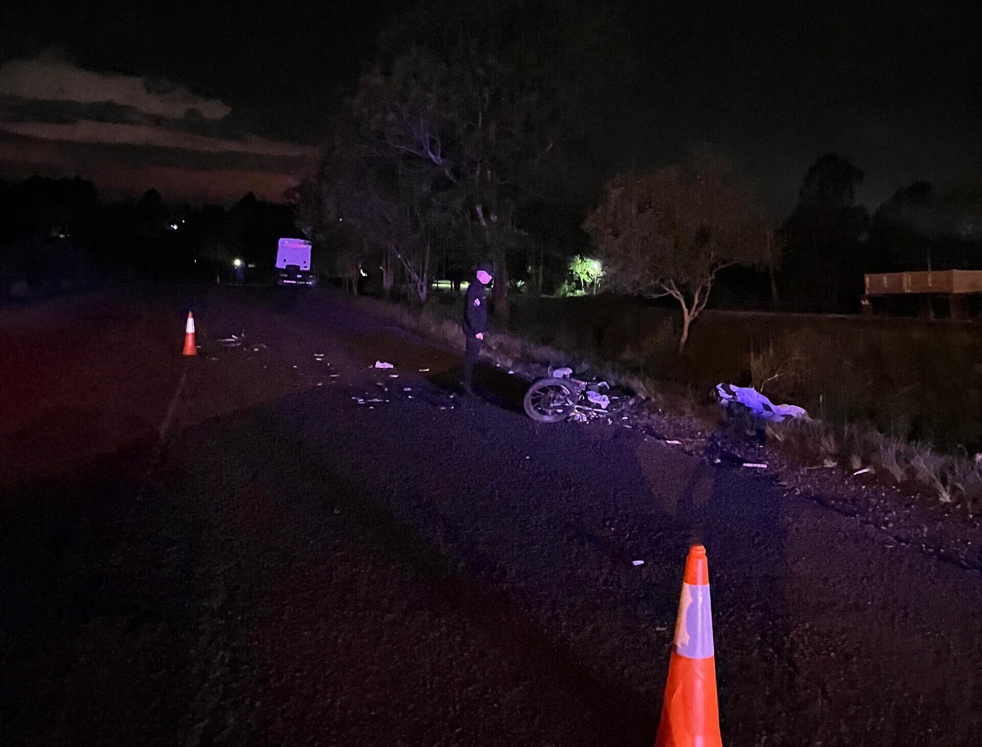 Un motociclista falleció tras chocar de frente con un camión