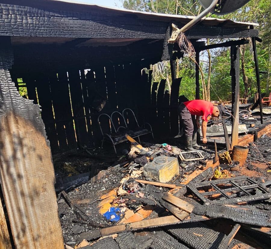 Una familia perdió todo durante el incendio de su vivienda