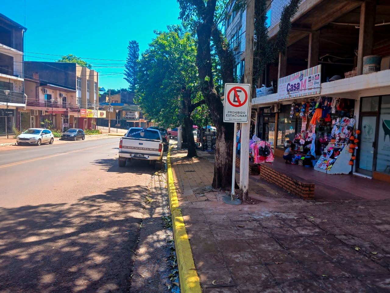 Recuerdan la prohibición de estacionar sobre tramos de la avenida San Martín en Eldorado