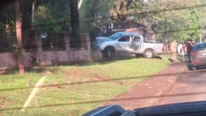 Pareja alcoholizada chocó contra el muro del Ejército y terminó detenida