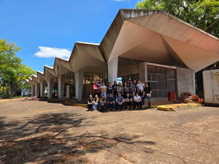 Estudiantes de Arquitectura visitaron Eldorado para conocer su patrimonio modernista