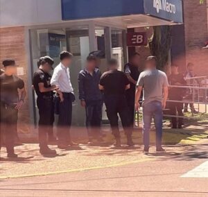 Policía evitó que un joven se quitara la vida frente a la Legislatura de Misiones