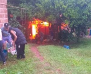 Una familia de Eldorado perdió todo tras un incendio y pide ayuda solidaria