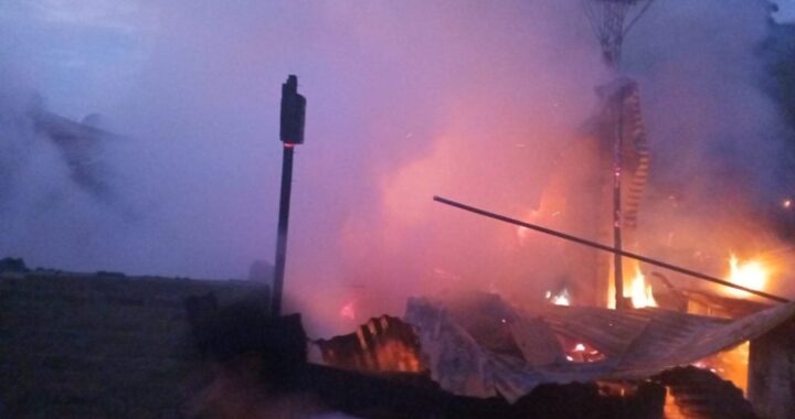 Incendio consumió por completo una vivienda