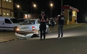 Un auto se llevó por delante a una moto