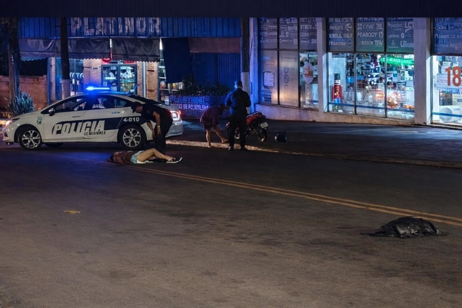 motocicleta impactó contra un perro en Eldorado