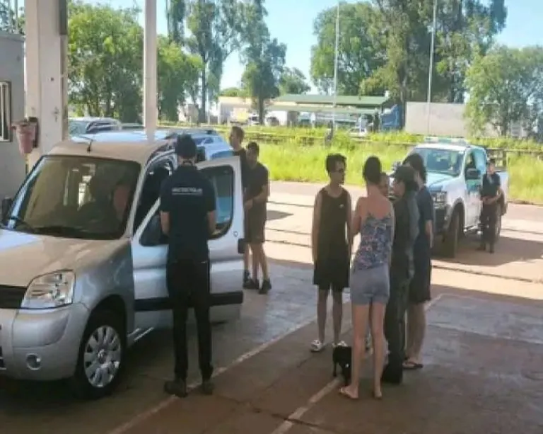 Balearon el vehículo de un comandante de Gendarmería