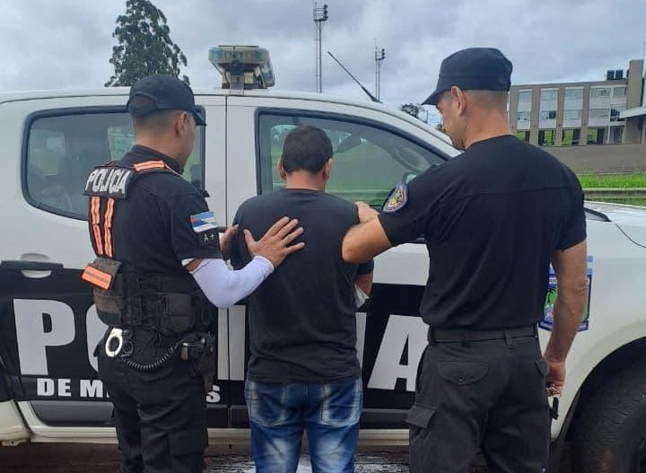 Choque ruta 103 conductor alcoholizado impactó contra un poste