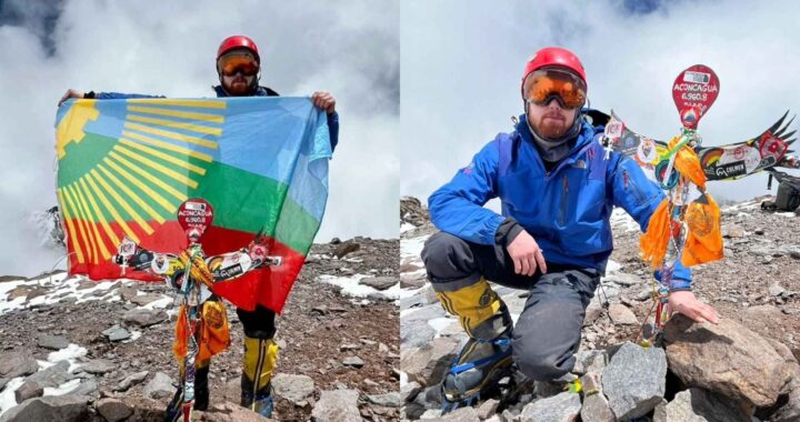 bandera de Eldorado flamea en la cumbre del Aconcagua