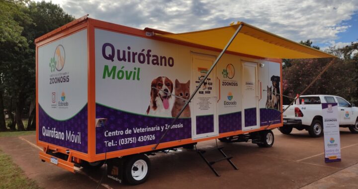 Operativo veterinario gratuito en plaza Sarmiento con exhibición de canes de Penitenciaría