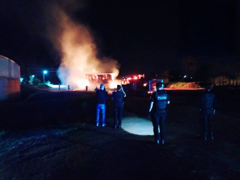Incendio en un aserradero de Eldorado