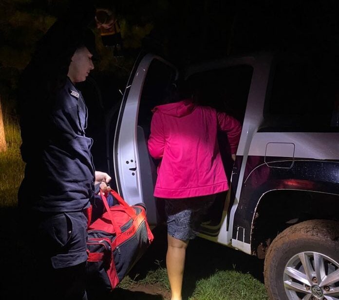 Mujer embarazada dio a luz con la asistencia de policías