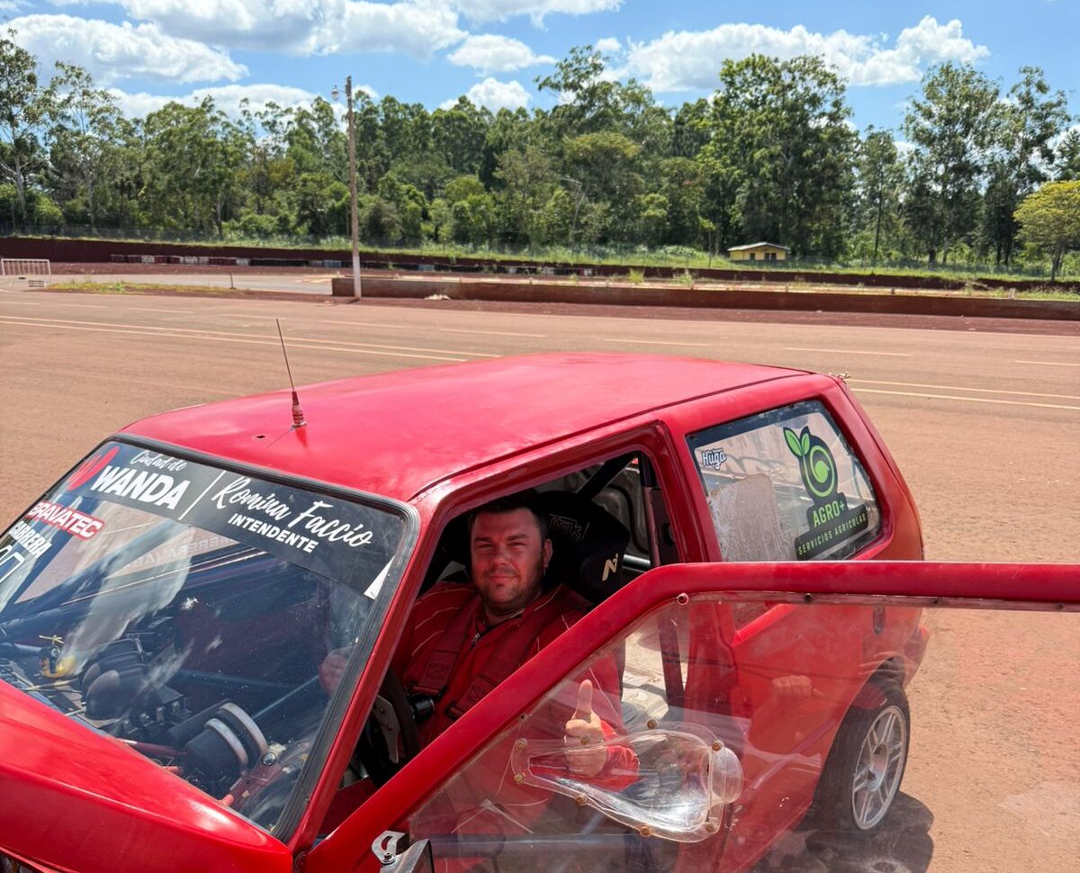 Pilotos de la zona norte realizan pruebas en el Autódromo Ciudad de Eldorado